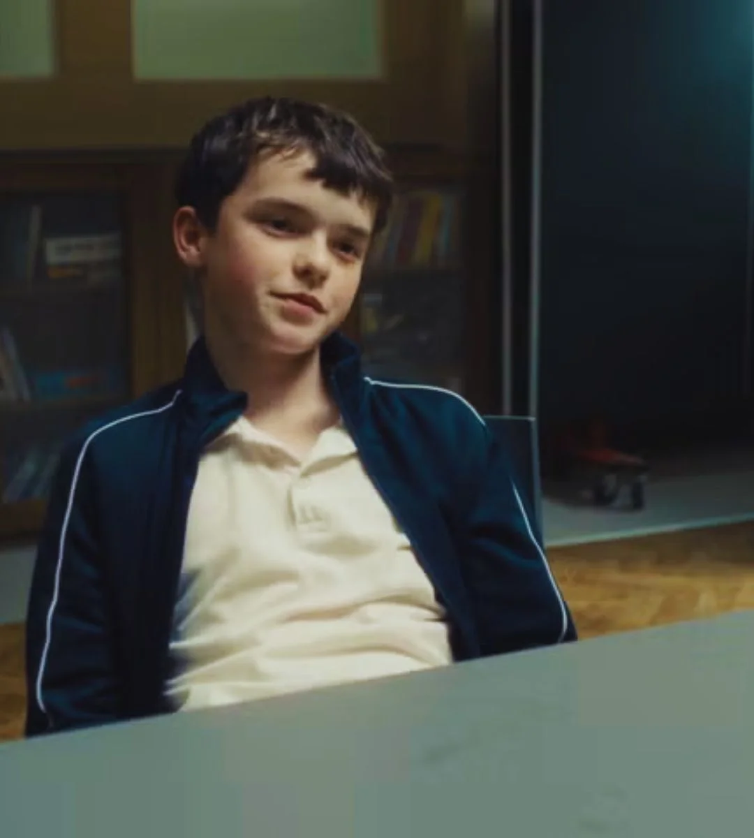 ADOLESCENȚĂ CORUPTĂ