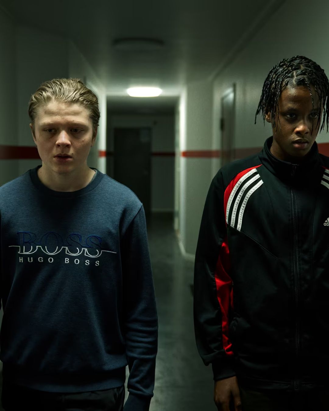 Serialul scandinav de pe Netflix „În mâinile tale”. Imagine: cei doi protagoniști