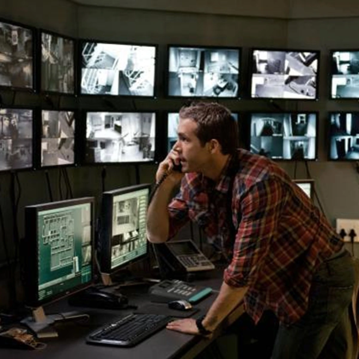 Spy thriller-ul electrizant cu Denzel Washington a revenit în catalogul Netflix 3 Casa conspirativă