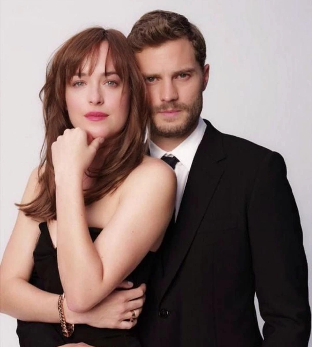 Trilogia Grey revine pe Netflix