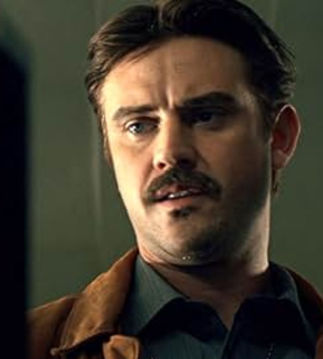 În umbra lunii Netflix