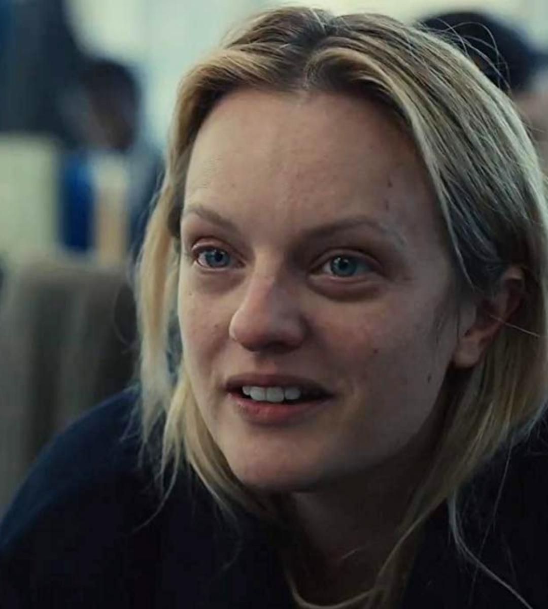 Elisabeth Moss în Omul invizibil