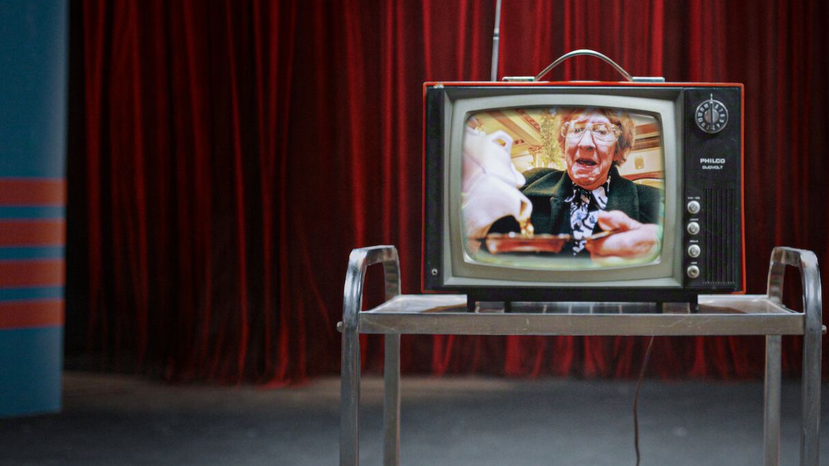 Yiya Murano Moarte la ora ceaiului