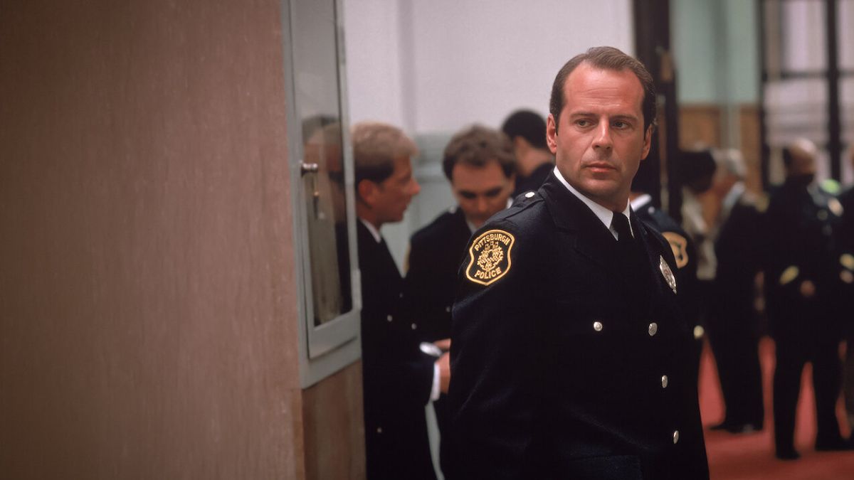 Și-a turnat vărul, și-a pierdut tatăl, a pierdut tot. Bruce Willis în thrillerul noir din Top 10