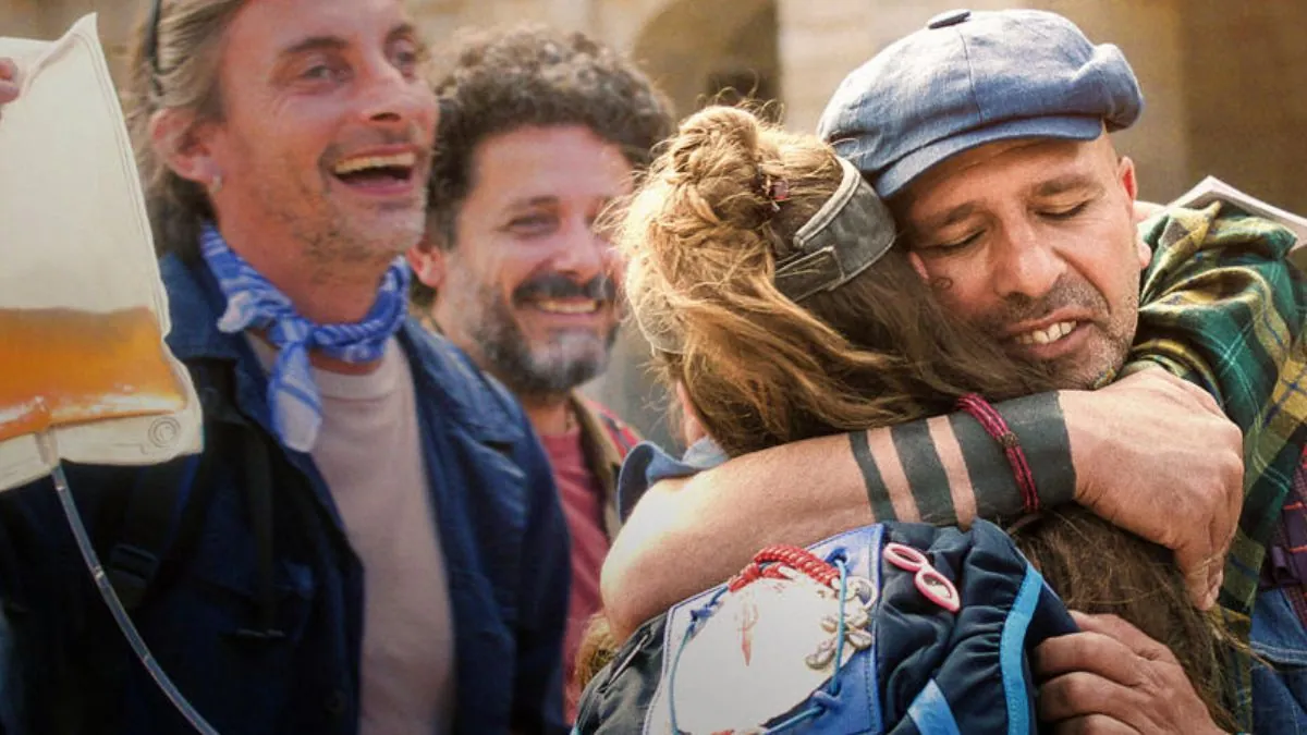 Buen Camino: pe Netflix, succesul incredibil al lui Checco Zalone, un film care a spart toate recordurile, dar a împărțit publicul și critica.