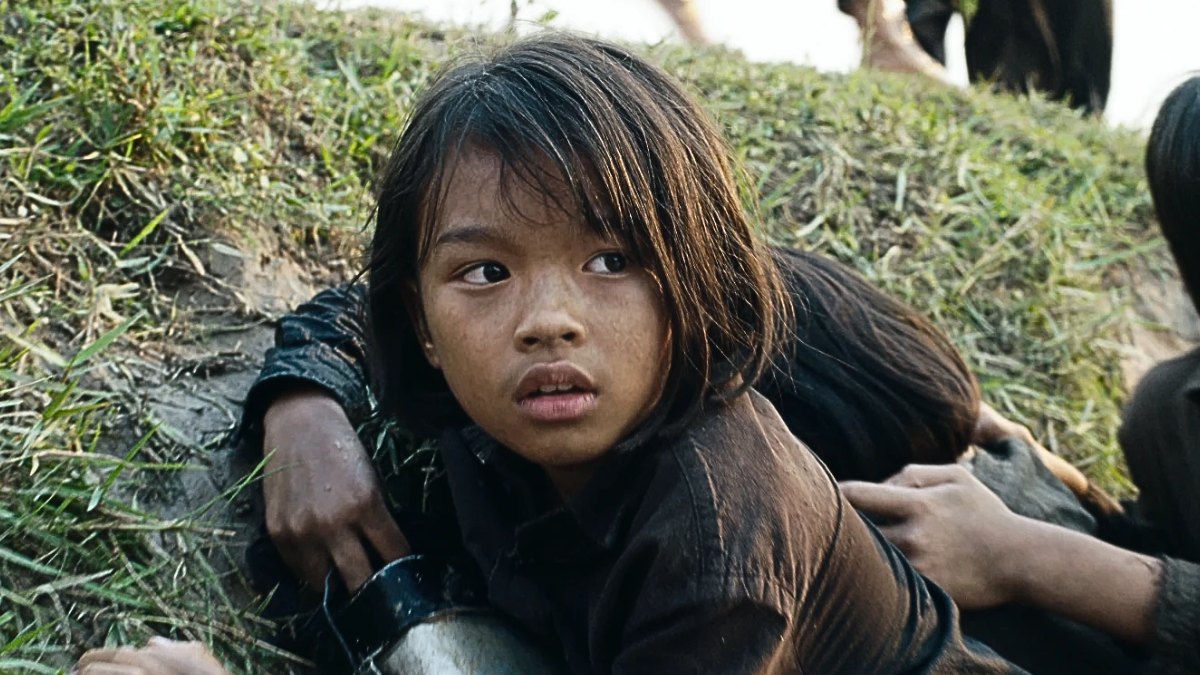 O fetiță de 5 ani, un genocid și o supraviețuitoare care a scris totul: filmul acum pe Netflix
