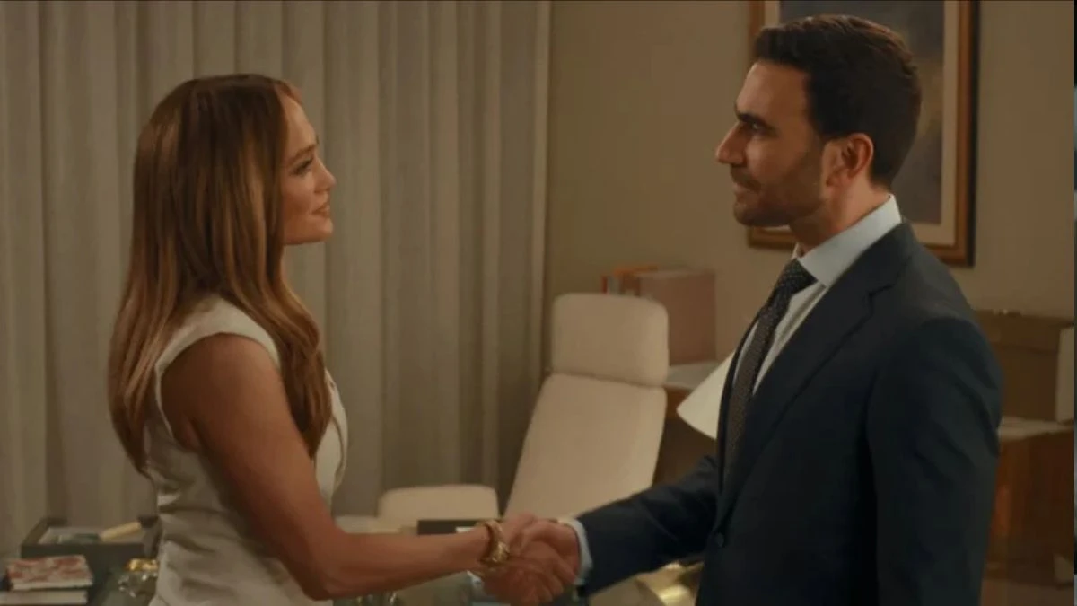 Jennifer Lopez și Brett Goldstein în comedia romantică Netflix.