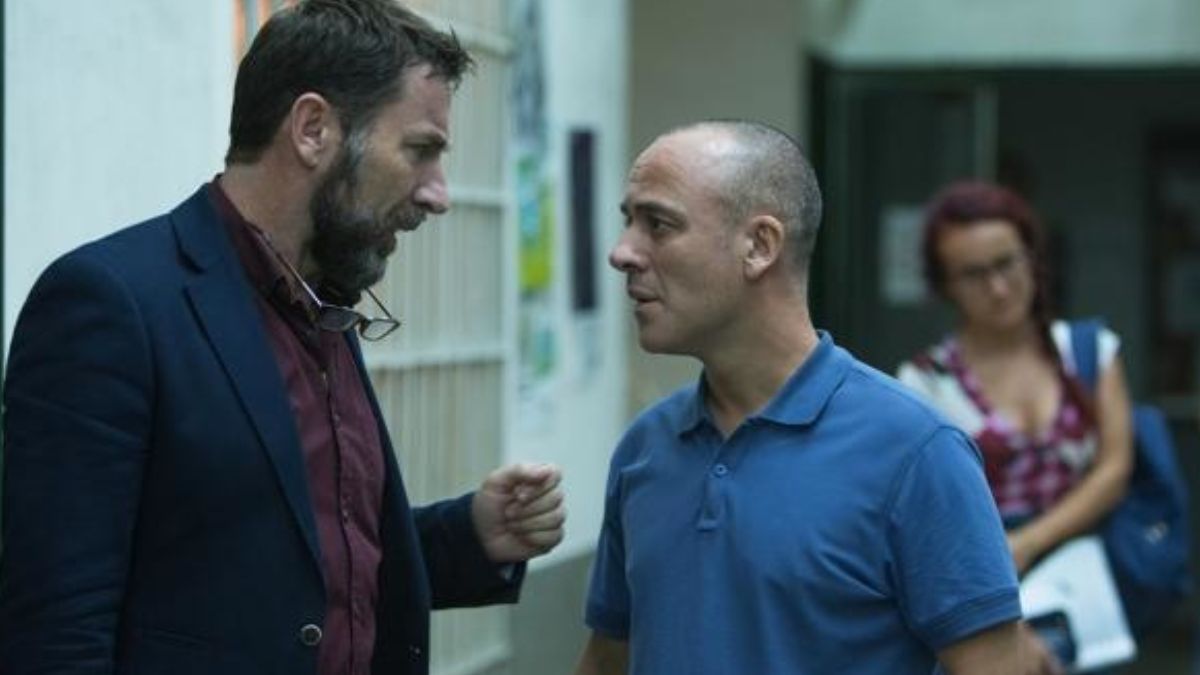 Nu are niciun talent, dar vrea să scrie romanul perfect: comedia spaniolă care își manipulează vecinii, acum pe Netflix