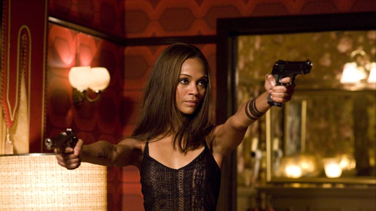 Fraierii pe Netflix. În imagine: Zoe Saldana