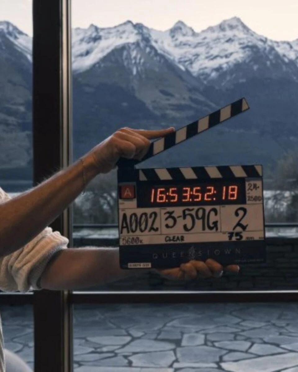 Netflix prezintă „Queenstown”: o distribuție plină de vedete pentru primul serial Netflix filmat în Noua Zeelandă. Iată când va avea premiera.