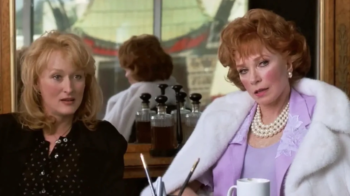 Salutări din Hollywood. În imagine:Meryl Streep, Shirley MacLaine