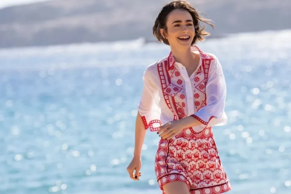 Al șaselea sezon al serialului Emily în Paris, una dintre micile bijuterii ale Netflix, va fi epilogul acestei povești încântătoare devenite un cult generațional.