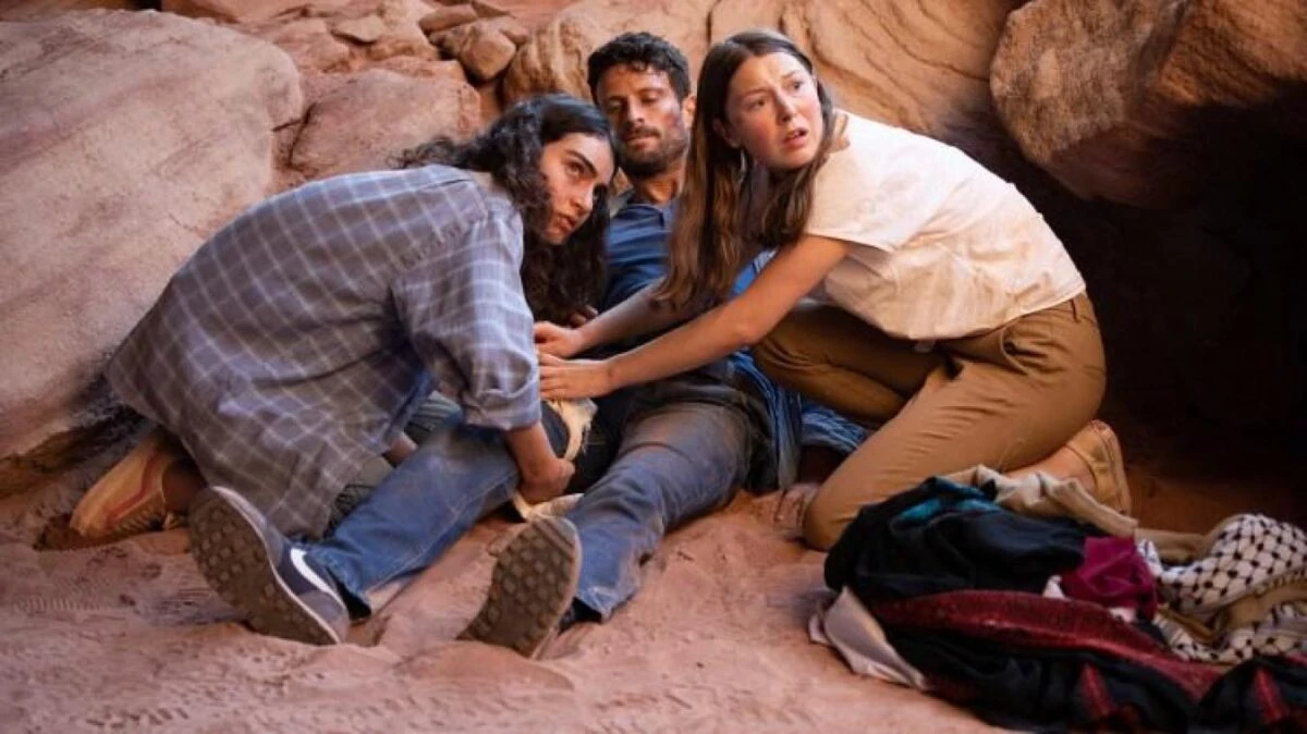 „Fata din Oslo” – thrillerul Netflix care împletește ficțiunea cu istoria legată de Acordurile de la Oslo. O producție internațională ce nu trebuie ratată.