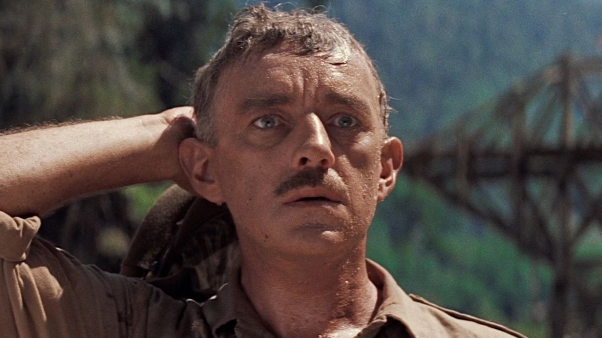 Această capodoperă de război din 1957 este încă unul dintre cele mai bune filme realizate vreodată. În imagine: William Holden