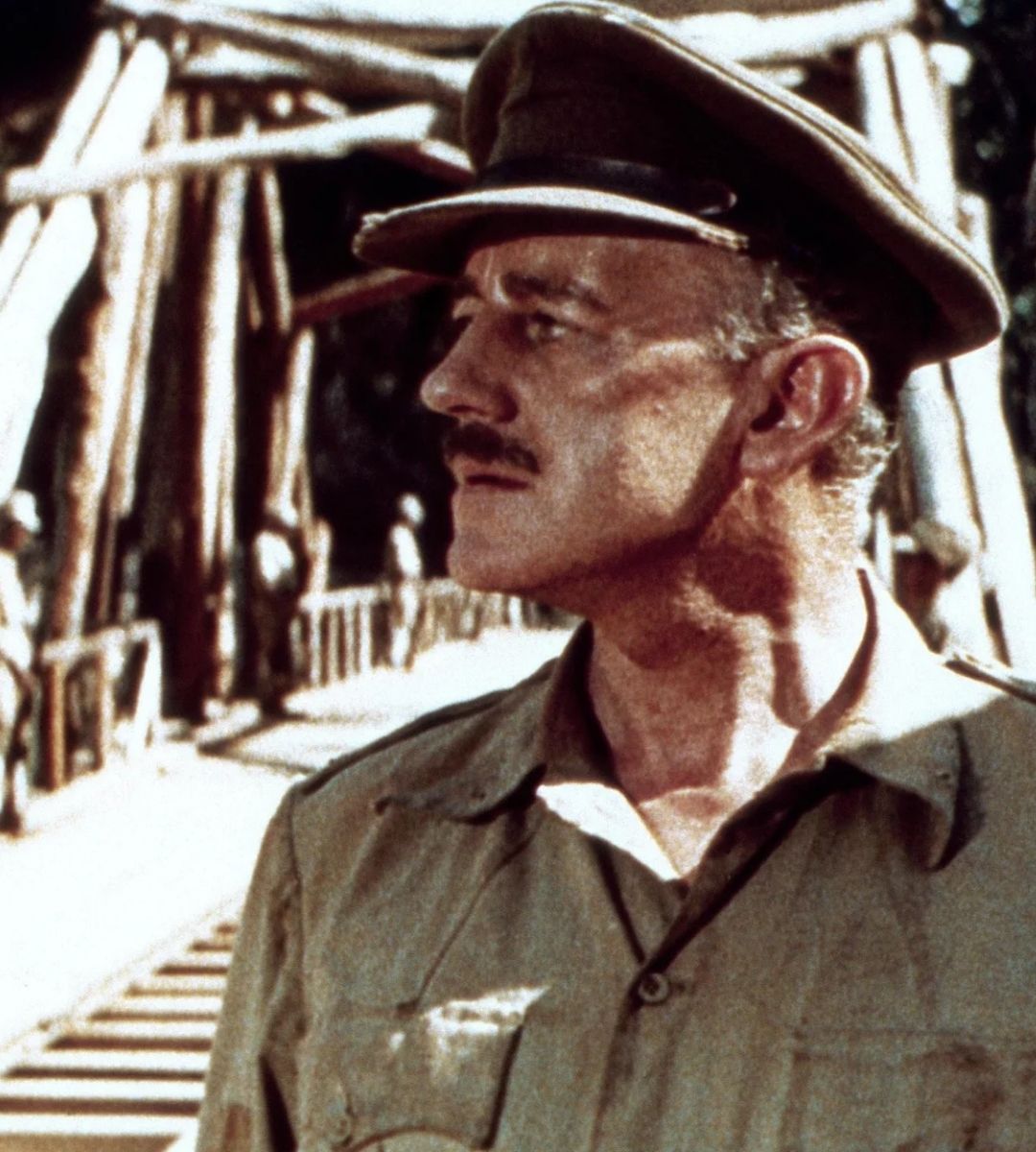 Această capodoperă de război din 1957 este încă unul dintre cele mai bune filme realizate vreodată. În imagine: Alec Guinness