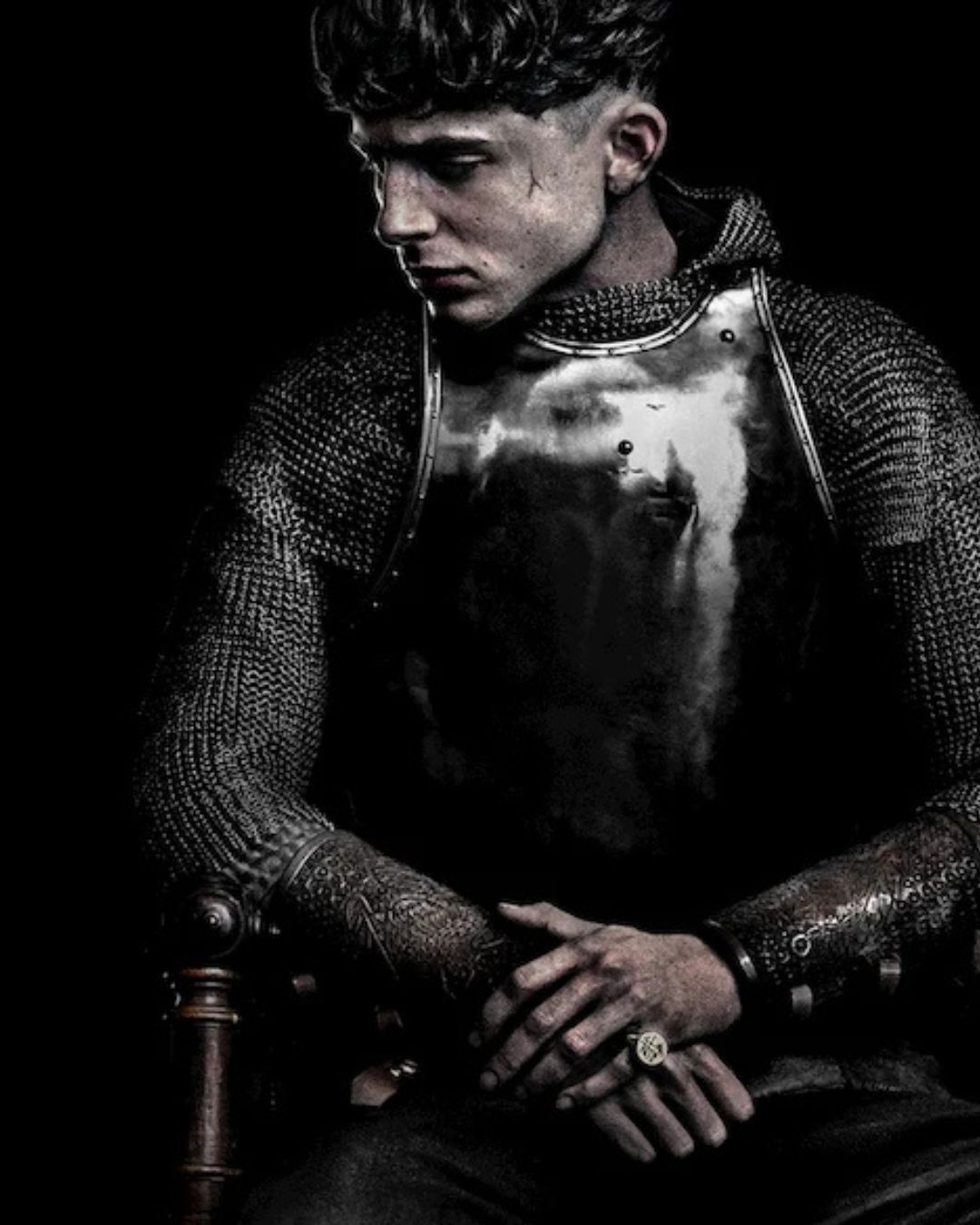 Timothée Chalamet în rolul lui Hal din Regele (2019)