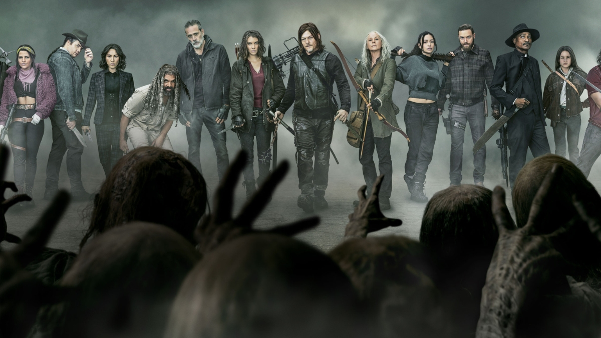 Personajele din The Walking Dead înfruntă o mulțime de zombi, în imaginea promoțională AMC